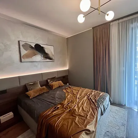 Flh - Art Elegance With Balcony & Free Parking Apartment