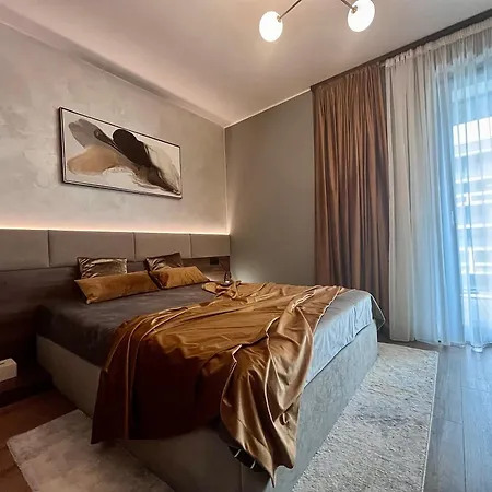 Flh - Art Elegance With Balcony & Free Parking *