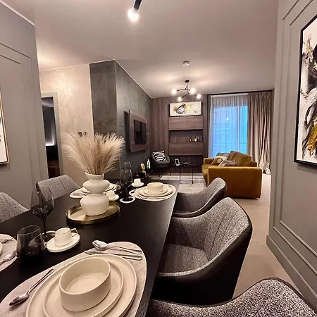 Apartment Flh - Art Elegance With Balcony & Free Parking *