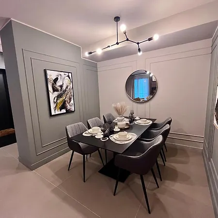 Flh - Art Elegance With Balcony & Free Parking Apartment