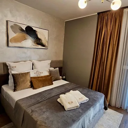 Flh - Art Elegance With Balcony & Free Parking *