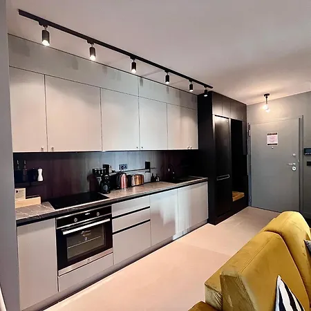 Flh - Art Elegance With Balcony & Free Parking Apartment