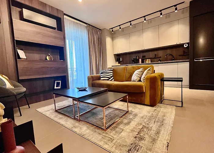 Flh Art Elegance - Large Balcony, Free Parking, Ateneo Apartment *